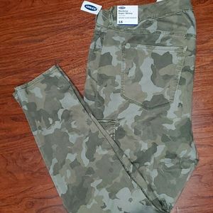 Old Navy Rockstar Super Skinny Jeans